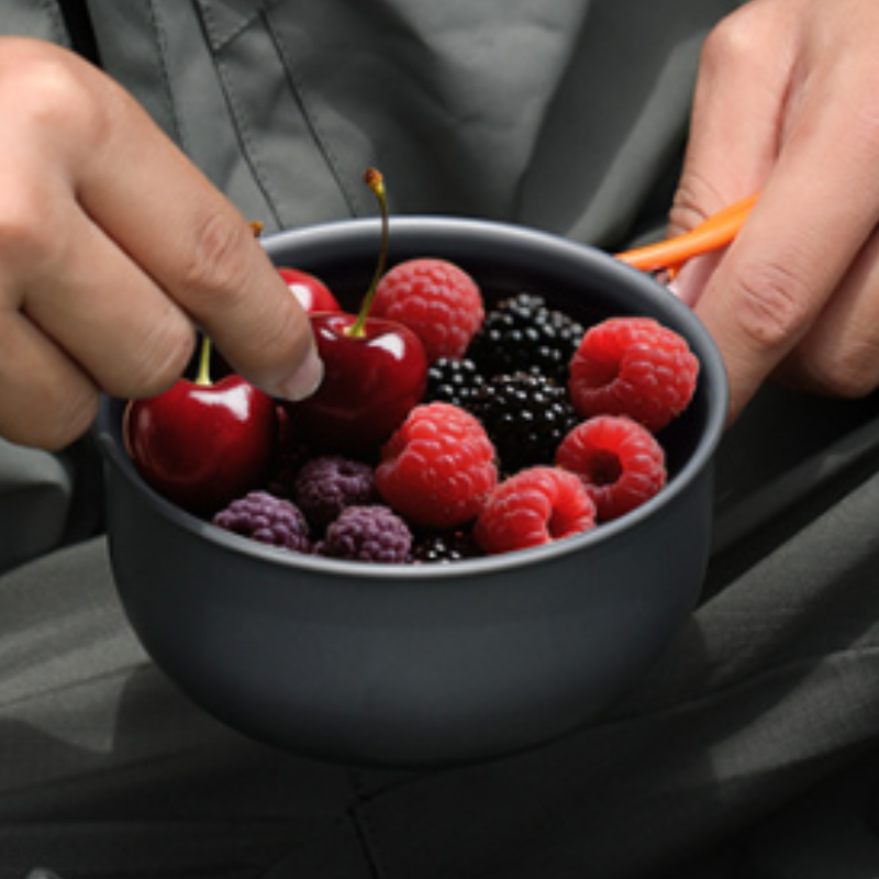 Nesting camping pots and pans