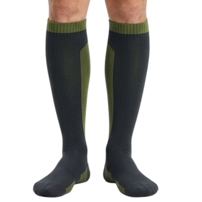 Water-repellent long socks