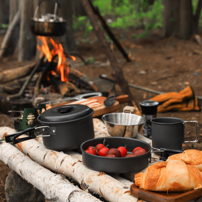 Camping pots and pans set