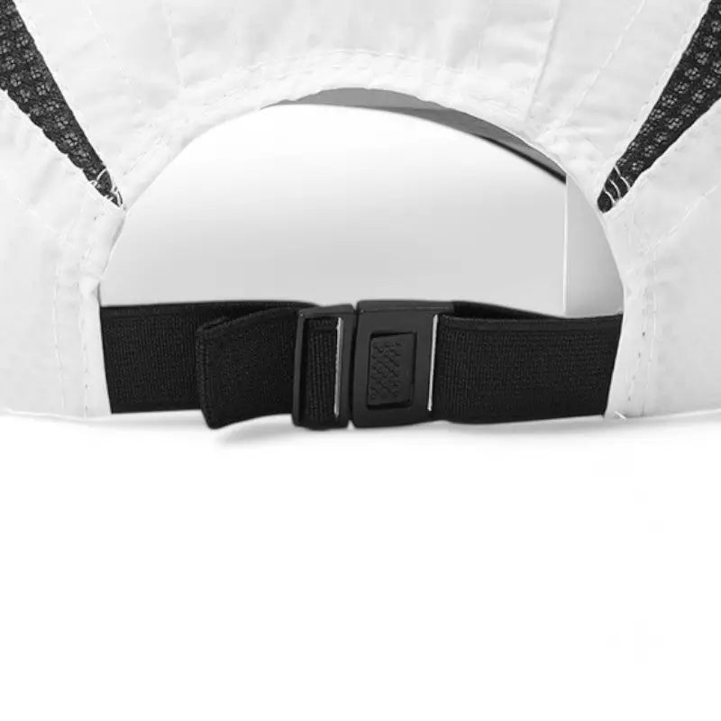 Casquette blanche randonnée