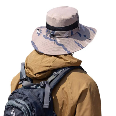 Chapeau randonnée avec aération latérale
