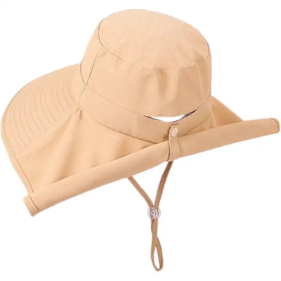 Female packable bush hat