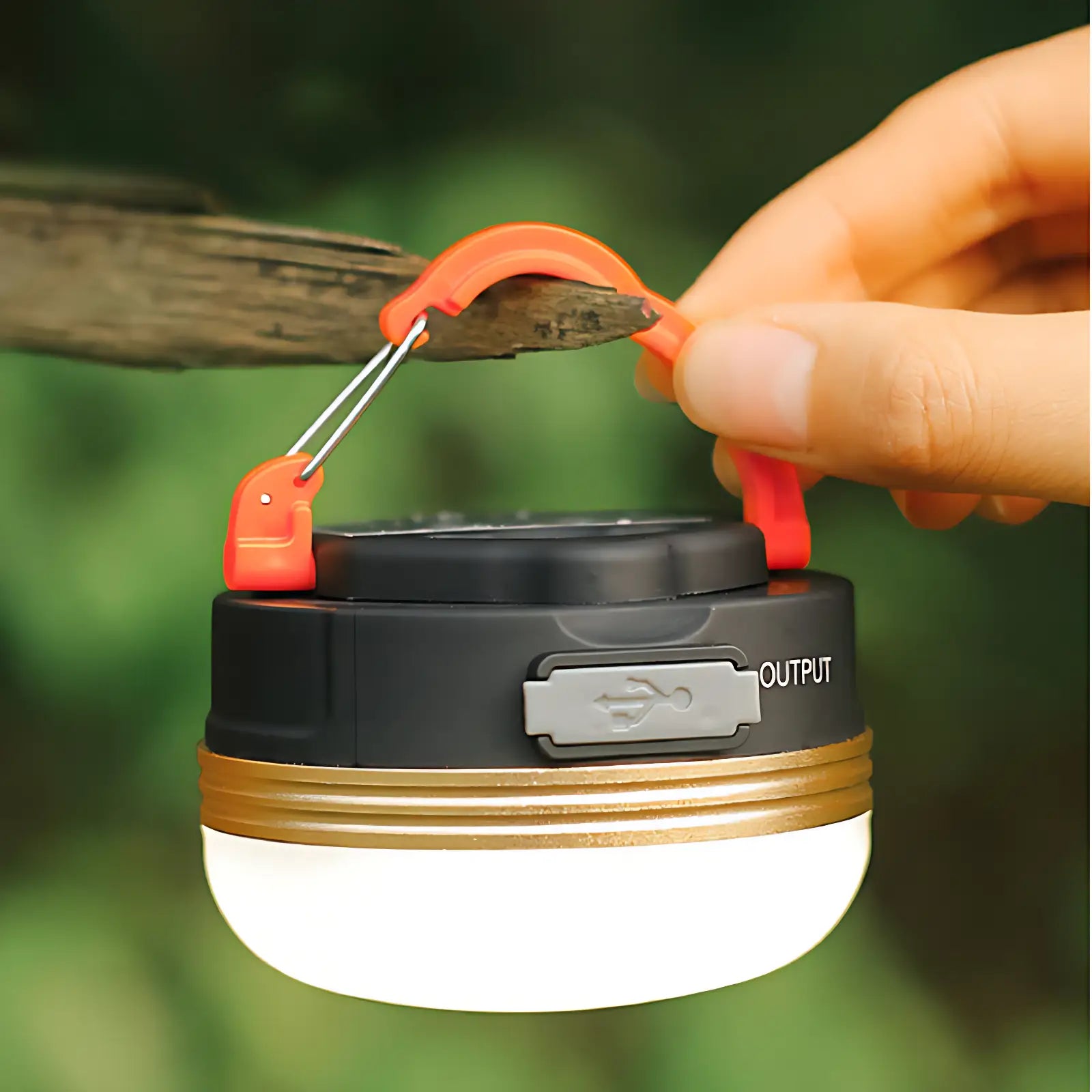 Lampe de camping avec crochet suspension