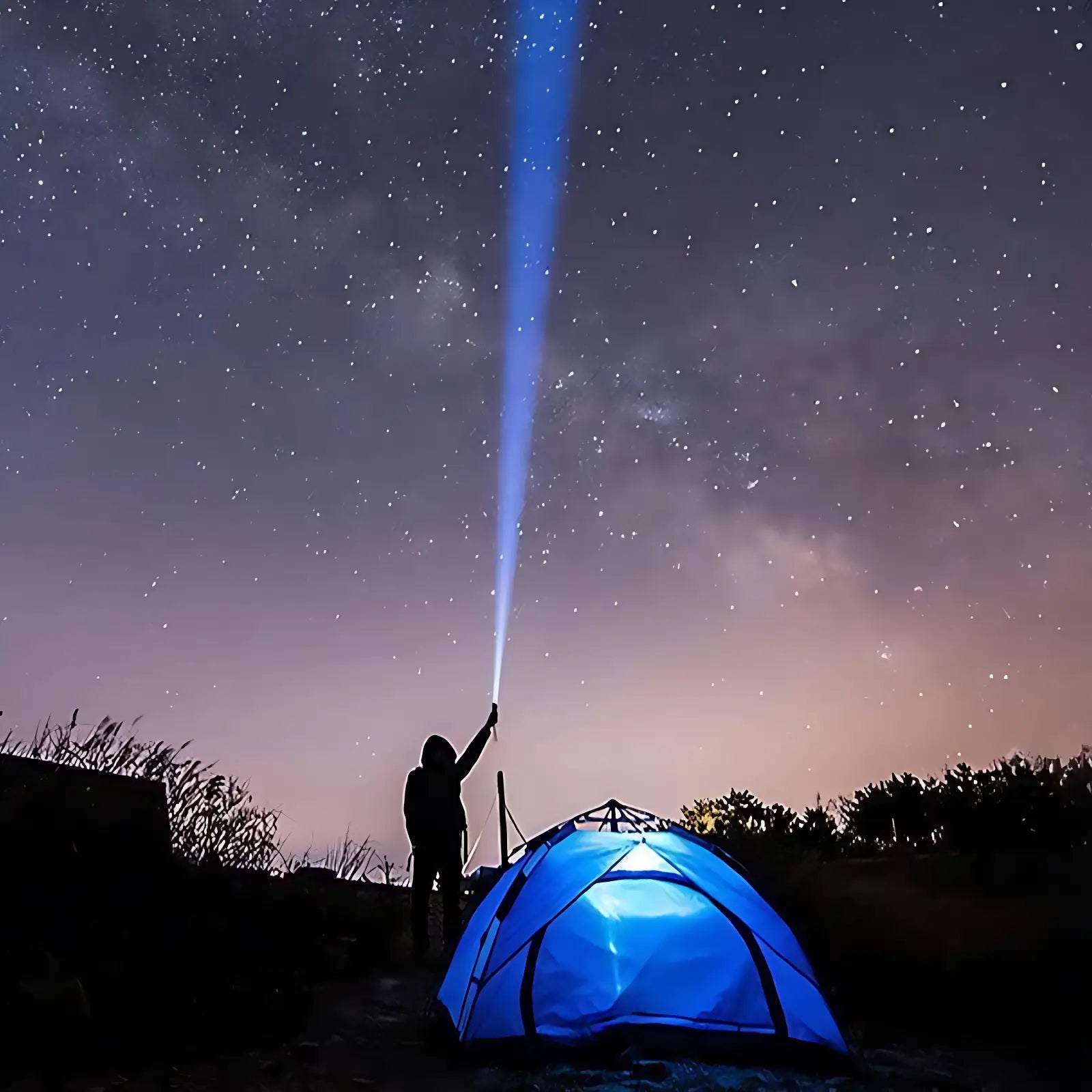 Lampe torche puissante tactique