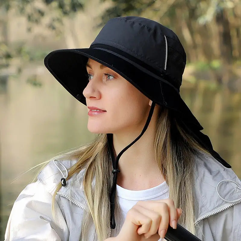 Lightweight bush hat