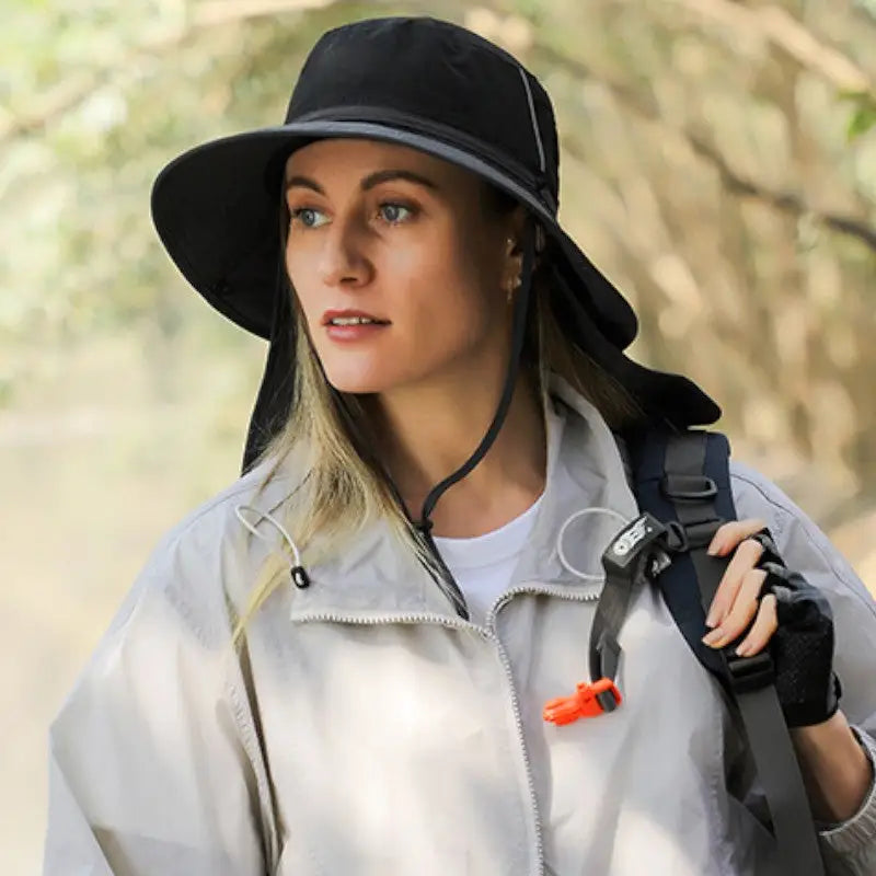 Lightweight bush hat