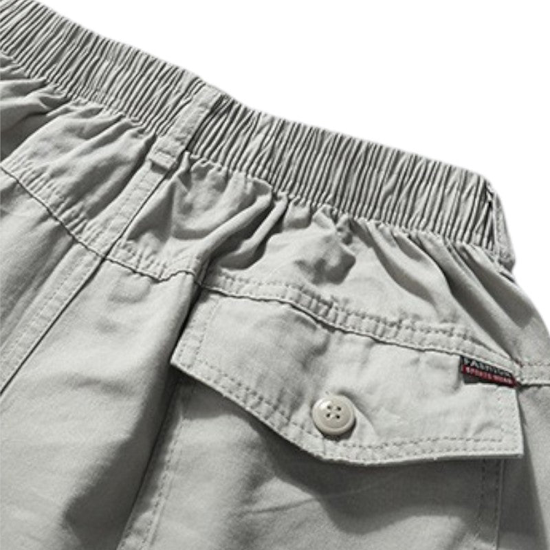 Men’s below the knee cargo shorts