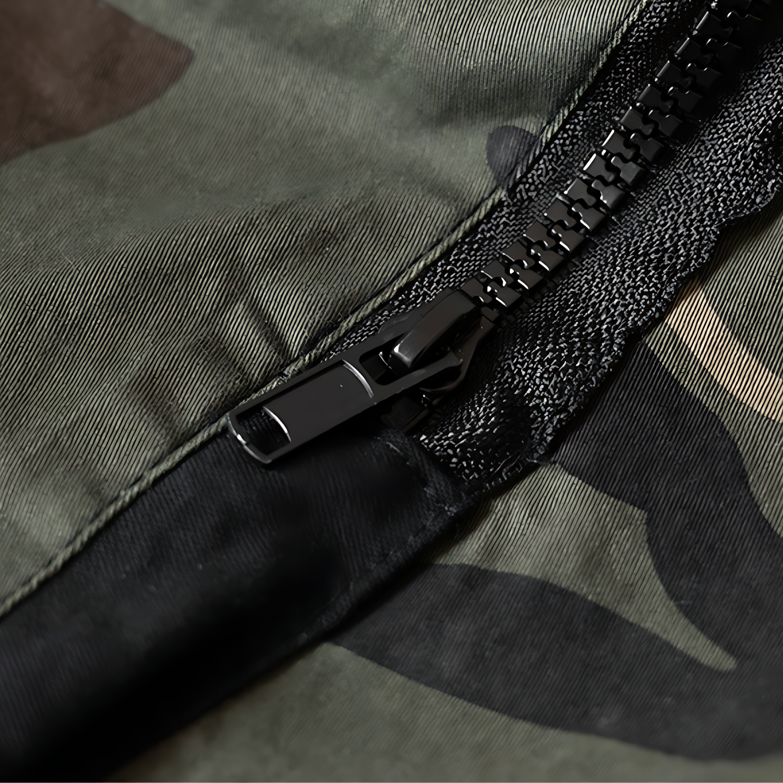 Men’s quick dry camo cargo shorts