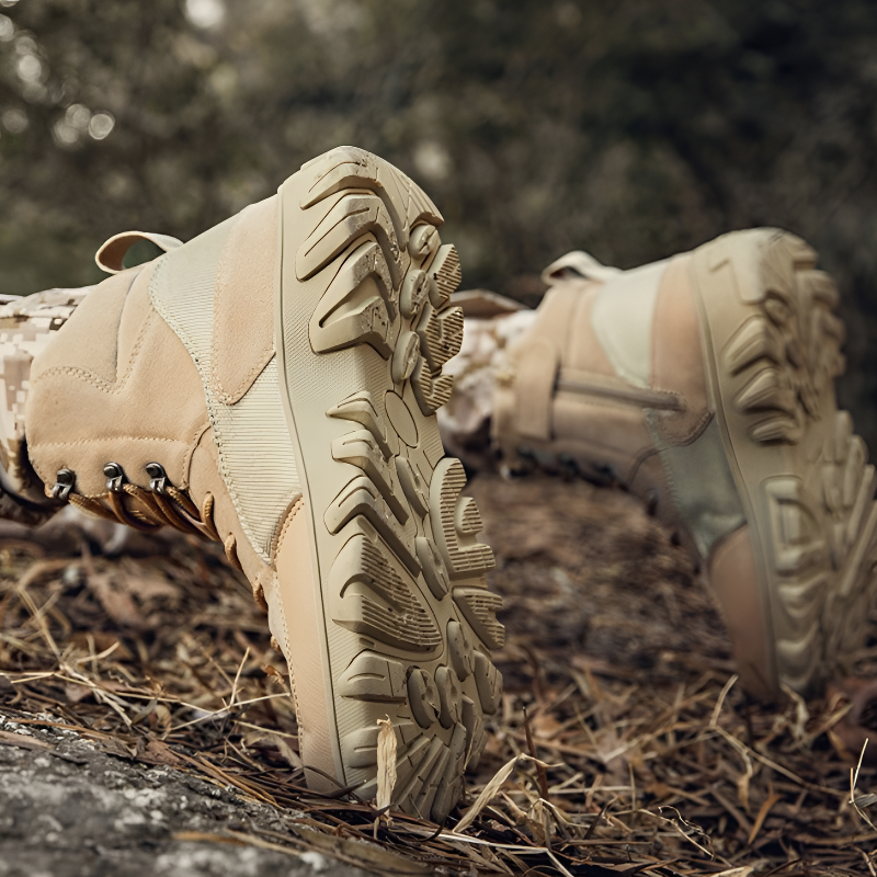 Outdoor tactical boots